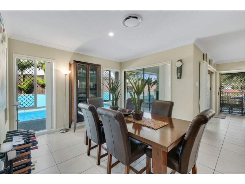 123 Wunburra Circle, Pacific Pines QLD 4211