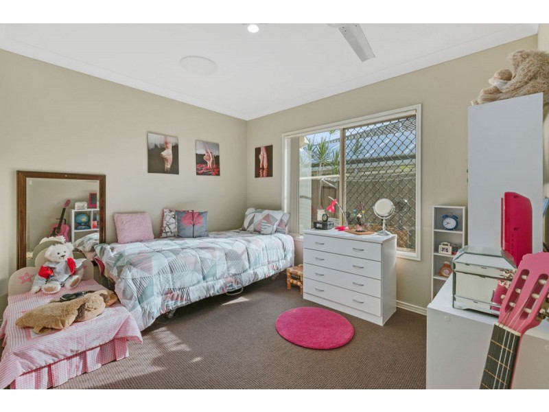 123 Wunburra Circle, Pacific Pines QLD 4211