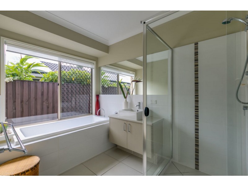 123 Wunburra Circle, Pacific Pines QLD 4211