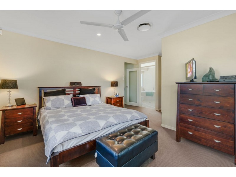 123 Wunburra Circle, Pacific Pines QLD 4211