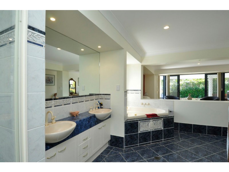 50 Carter Street, Pacific Pines QLD 4211
