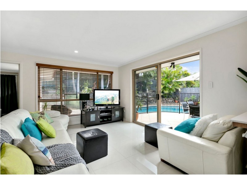 8 Parkdale Court, Parkwood QLD 4214