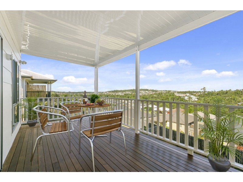 1/18 Barrington Street, Pacific Pines QLD 4211