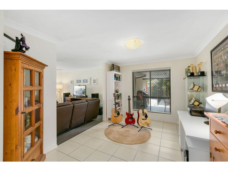 34 Roberts Drive, Maudsland QLD 4210