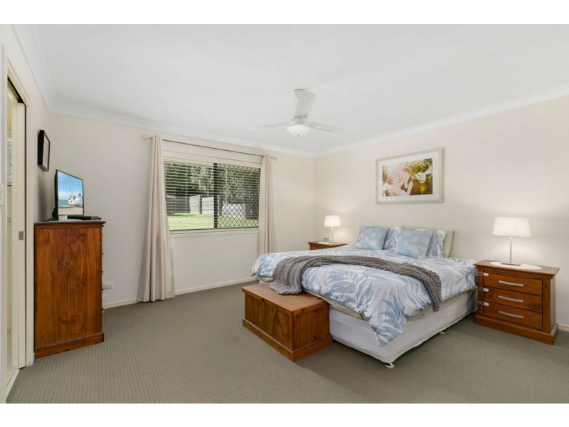 34 Roberts Drive, Maudsland QLD 4210