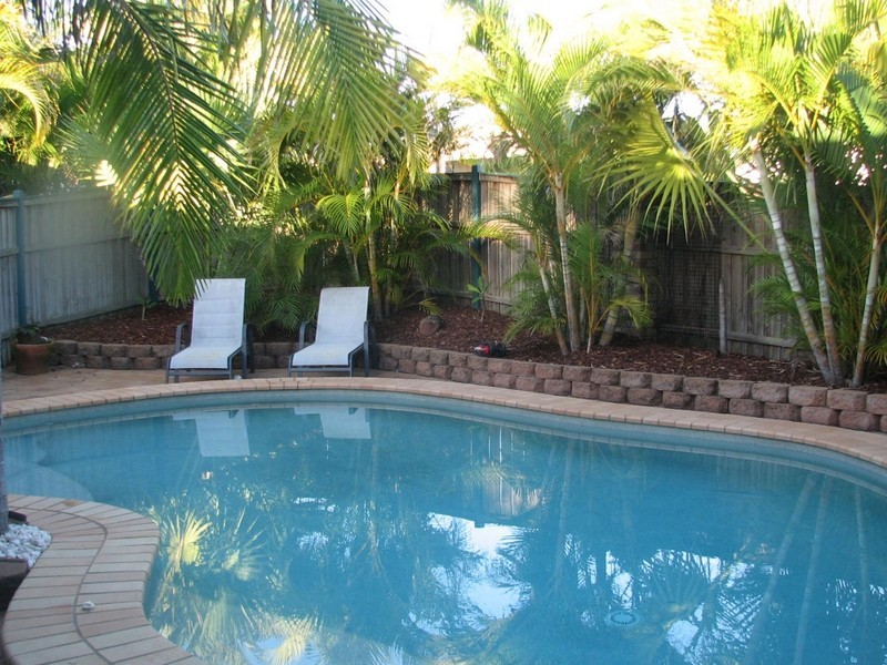 6 Corai Close, Pacific Pines QLD 4211