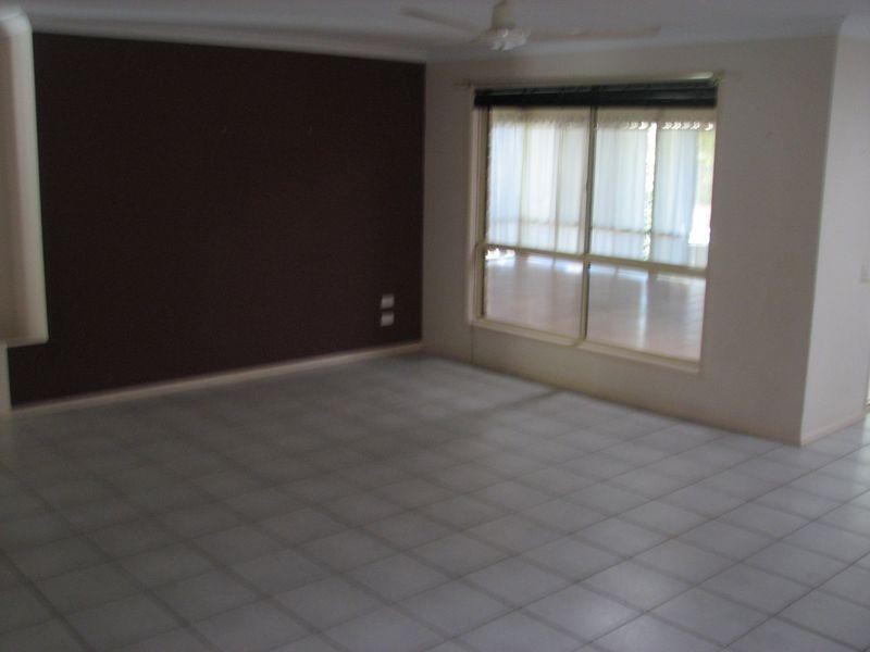 6 Corai Close, Pacific Pines QLD 4211