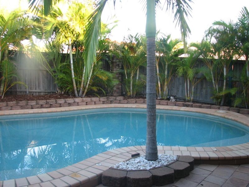 6 Corai Close, Pacific Pines QLD 4211