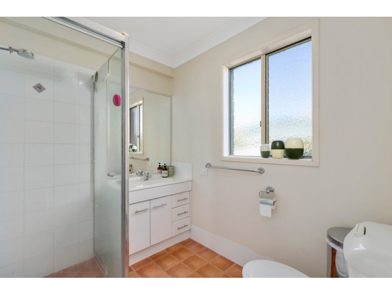 2/1 Ainsworth Street, Pacific Pines QLD 4211