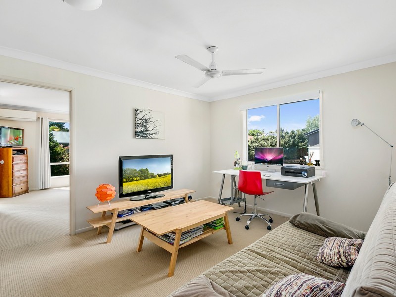 2/1 Ainsworth Street, Pacific Pines QLD 4211