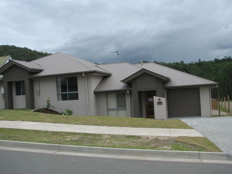 2/1 Bushland Place, Maudsland QLD 4210