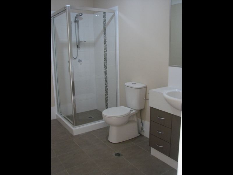 2/1 Bushland Place, Maudsland QLD 4210