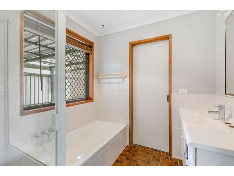 5 Onyx Court, Carrara QLD 4211