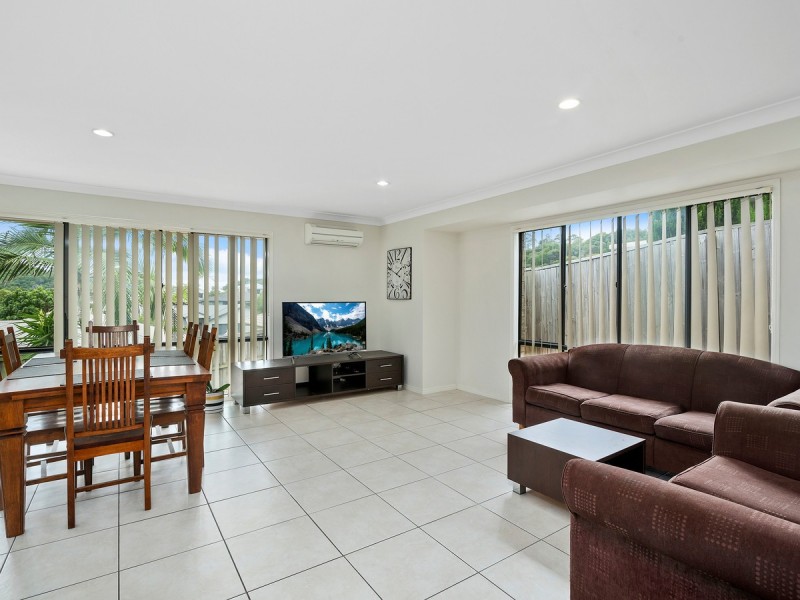 102 Wunburra Circle, Pacific Pines QLD 4211