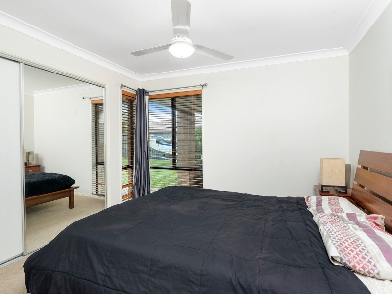 102 Wunburra Circle, Pacific Pines QLD 4211