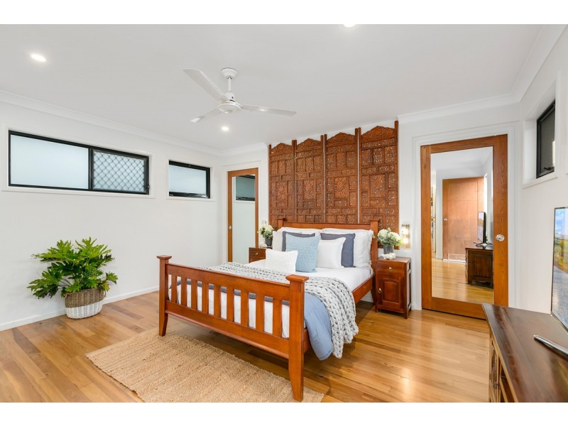 43 Yamba Street, Pacific Pines QLD 4211