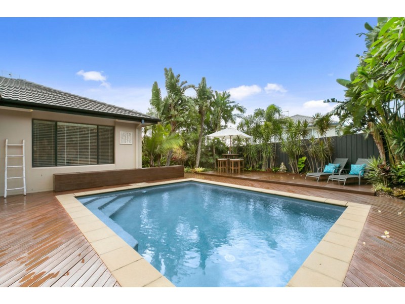 27 Sangster Crescent, Pacific Pines QLD 4211