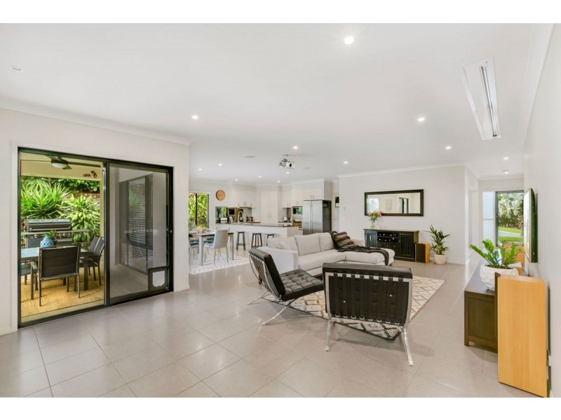27 Sangster Crescent, Pacific Pines QLD 4211