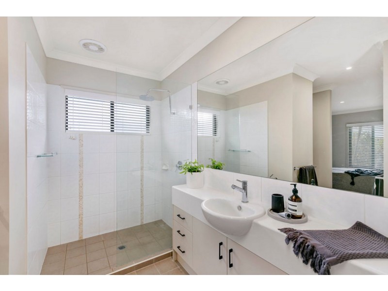27 Sangster Crescent, Pacific Pines QLD 4211