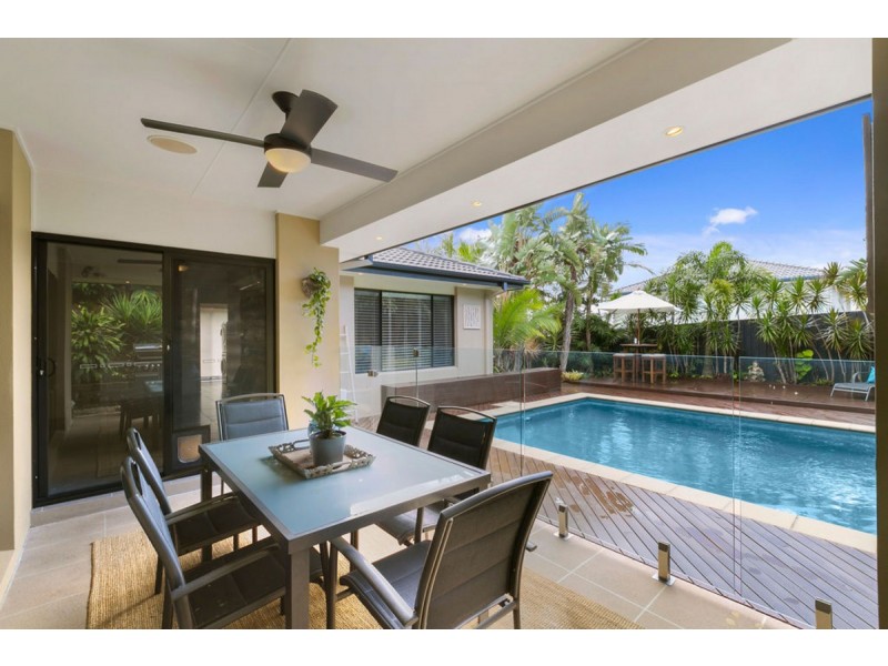 27 Sangster Crescent, Pacific Pines QLD 4211