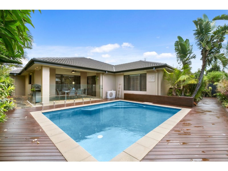 27 Sangster Crescent, Pacific Pines QLD 4211