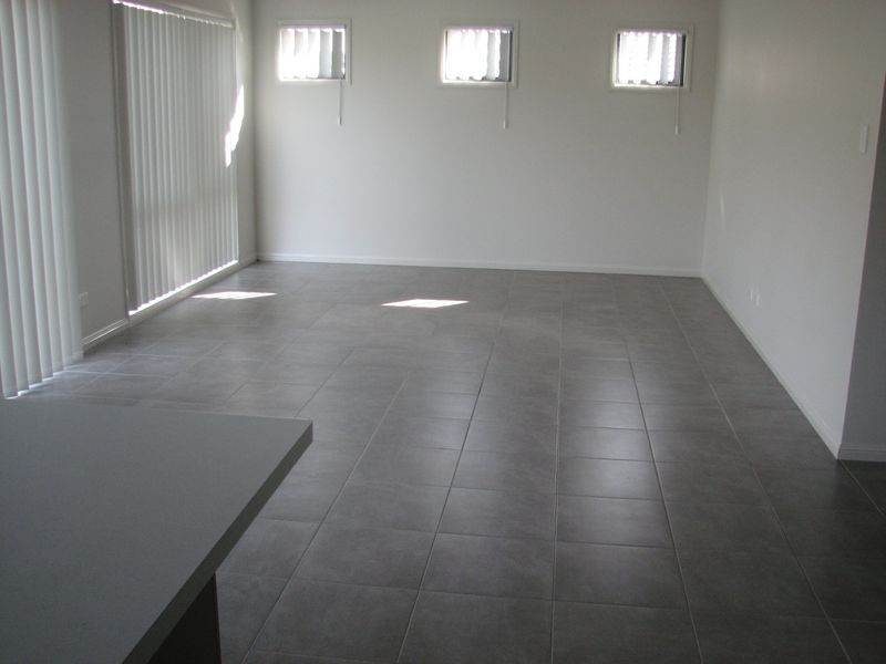 14 Bowley Street, Pacific Pines QLD 4211