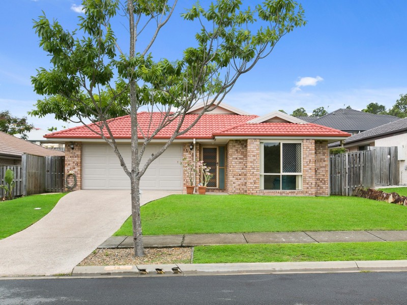 14 Kadie Place, Pacific Pines QLD 4211