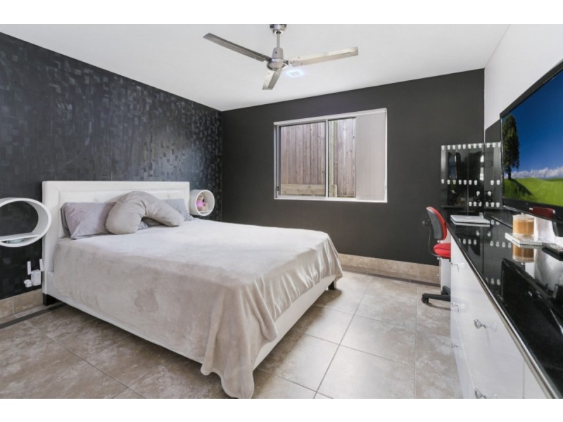 11 Elkins Street, Pacific Pines QLD 4211