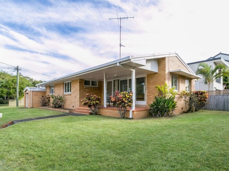 15 Birt Avenue, Surfers Paradise QLD 4217