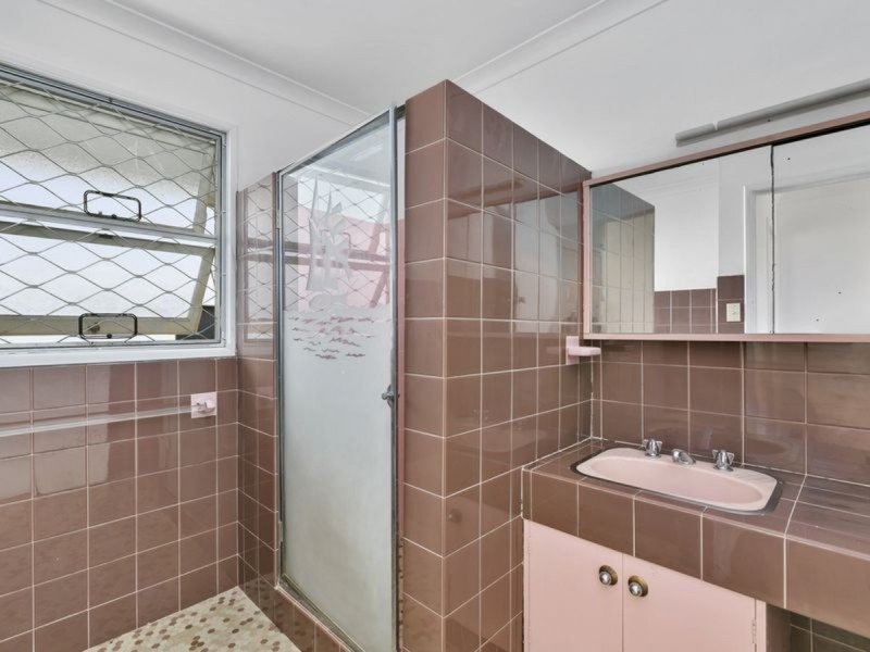 15 Birt Avenue, Surfers Paradise QLD 4217