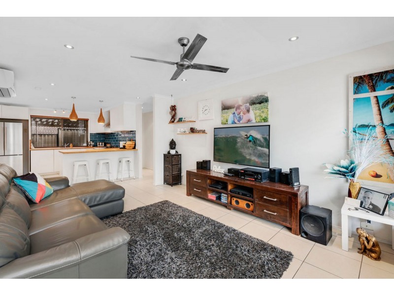 1/58 Village Way, Oxenford QLD 4210