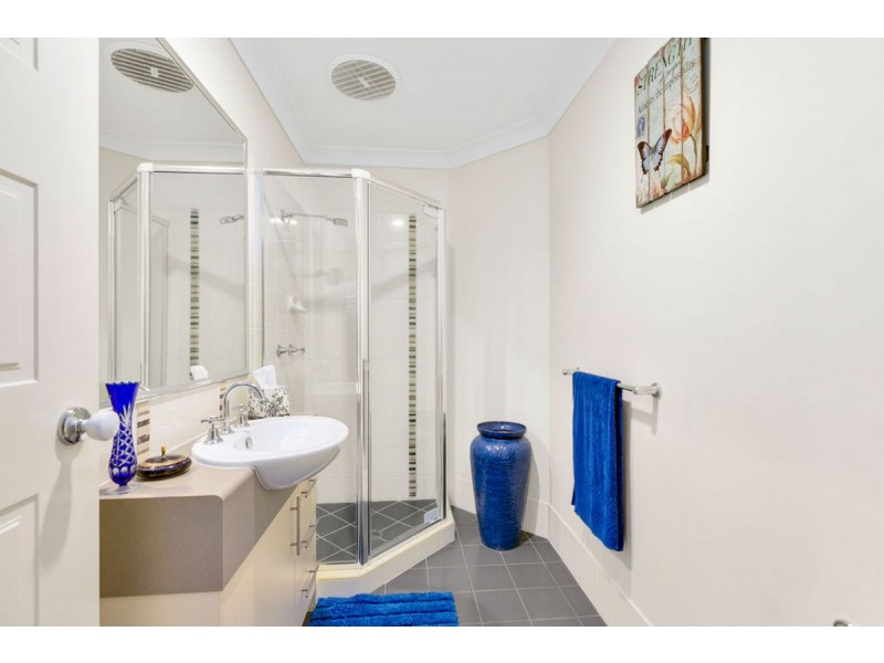 2/11 Lauren Grove, Upper Coomera QLD 4209