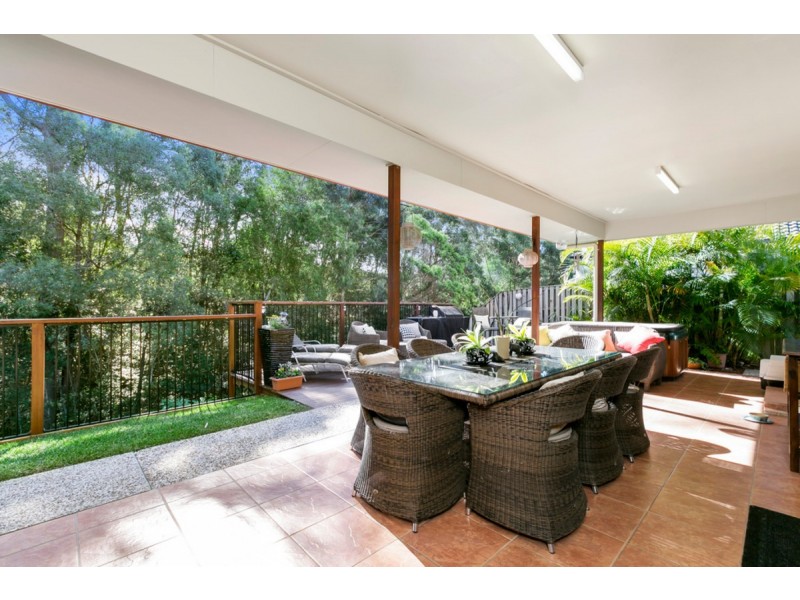 13 Roberts Drive, Maudsland QLD 4210