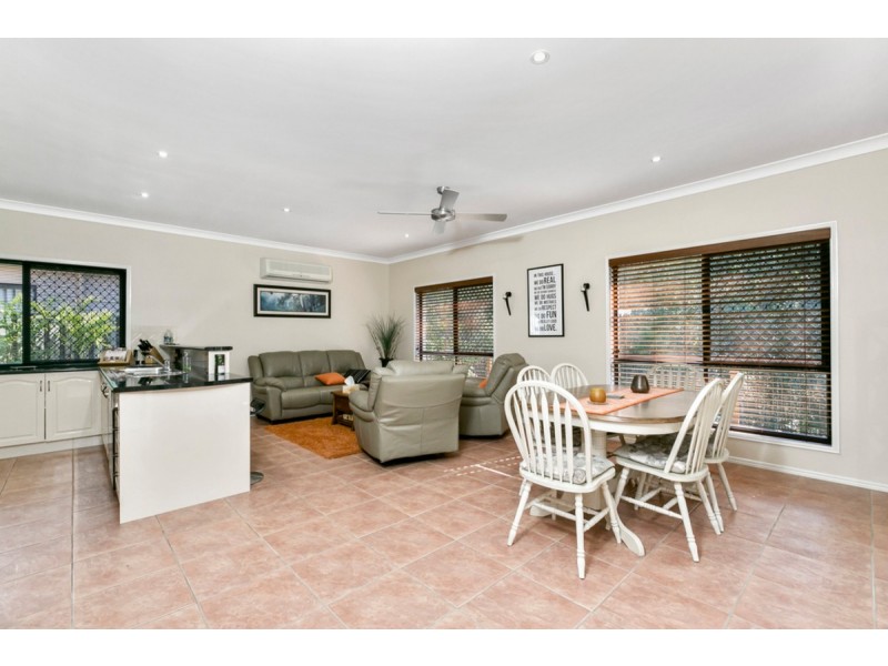 13 Roberts Drive, Maudsland QLD 4210