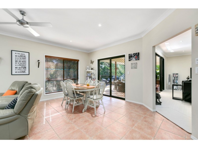 13 Roberts Drive, Maudsland QLD 4210