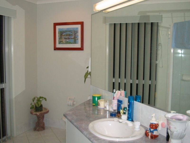 7 Capricorn Drive, Pacific Pines QLD 4211