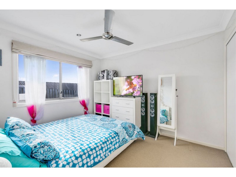 23 Sangster Crescent, Pacific Pines QLD 4211