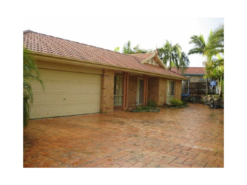 17 Antipodes Close, Pacific Pines QLD 4211