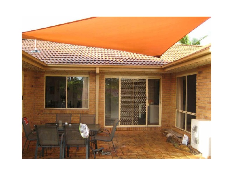 17 Antipodes Close, Pacific Pines QLD 4211