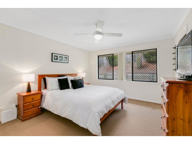 2 Ainslie Street, Pacific Pines QLD 4211