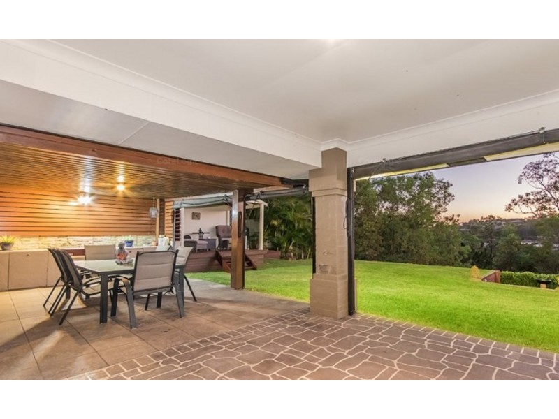 18 Huxley Court, Pacific Pines QLD 4211