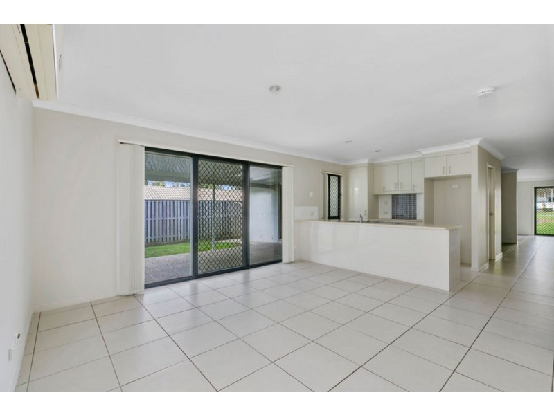 100 McAuley Parade, Pacific Pines QLD 4211