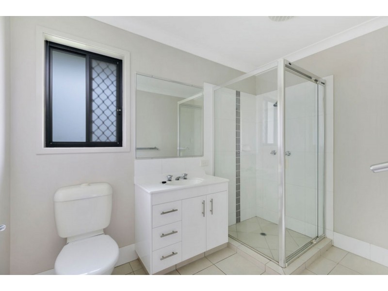 100 McAuley Parade, Pacific Pines QLD 4211