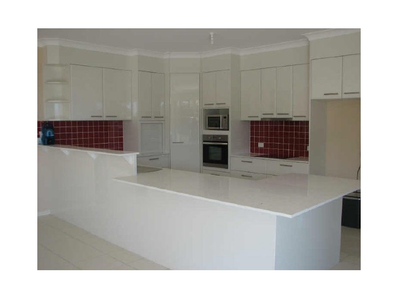 8 Welumba Close, Pacific Pines QLD 4211