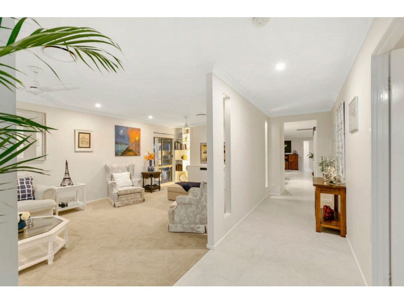 114 Santa Isobel Boulevard, Pacific Pines QLD 4211