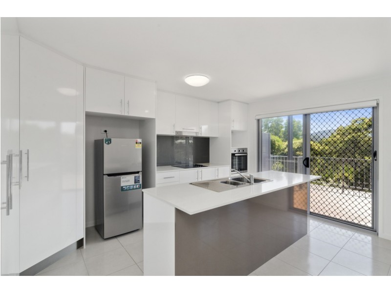 30/37 Witheren Circuit, Pacific Pines QLD 4211