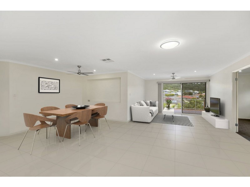 125 Wunburra Circle, Pacific Pines QLD 4211