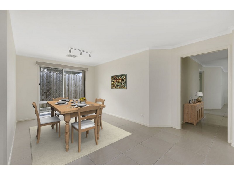 125 Wunburra Circle, Pacific Pines QLD 4211