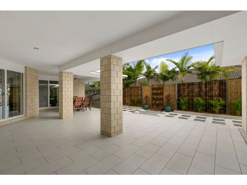 125 Wunburra Circle, Pacific Pines QLD 4211