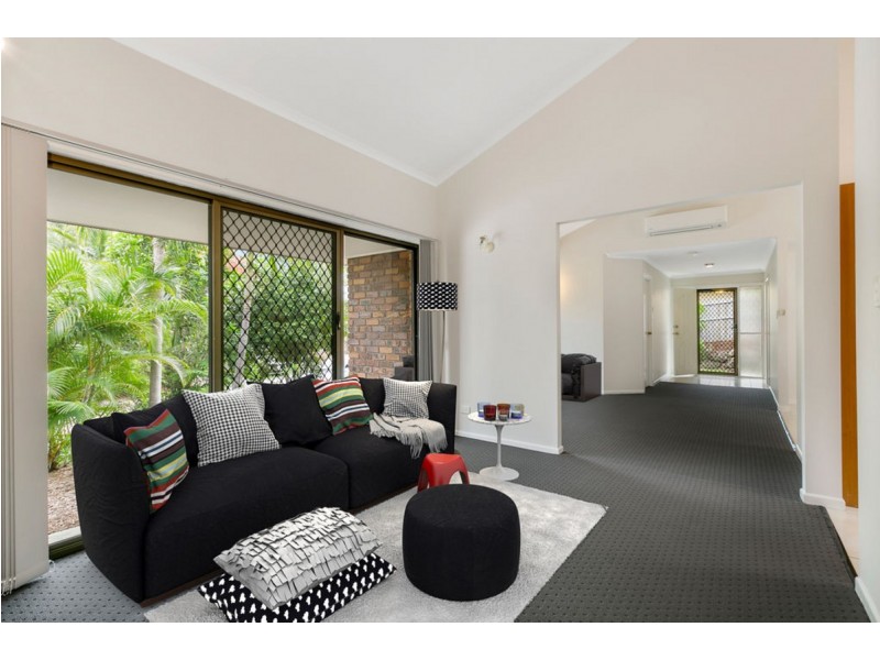 1/4 Madsen Place, Southport QLD 4215